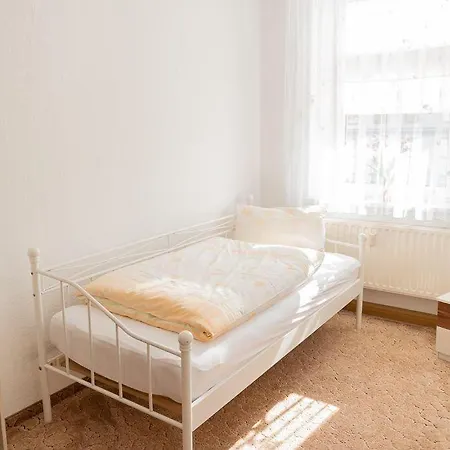 Ferienwohnung-loebau-messe-und-zentrumsnah Апартаменты *