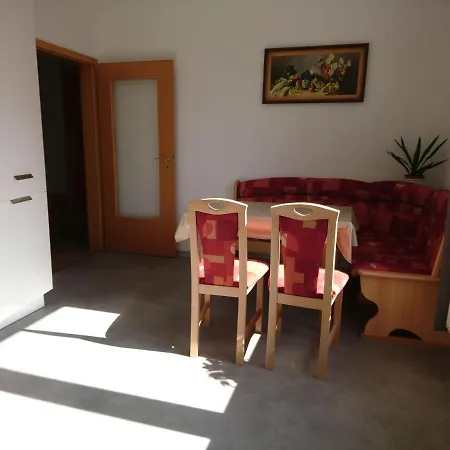 Ferienwohnung-loebau-messe-und-zentrumsnah Апартаменты