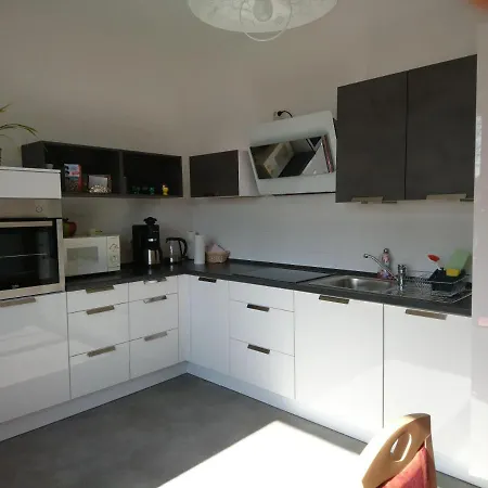 Апартаменты Ferienwohnung-loebau-messe-und-zentrumsnah *